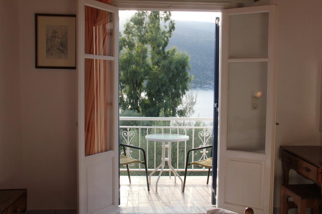 Theodora Studios Geni  Ruang foto