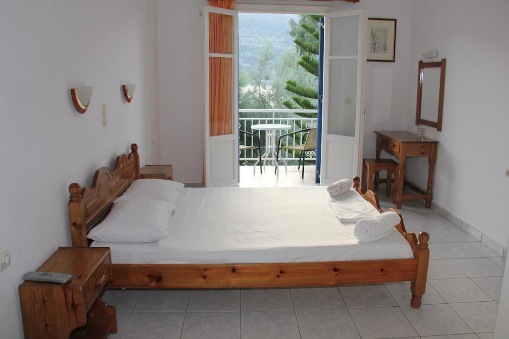 Theodora Studios Geni  Ruang foto